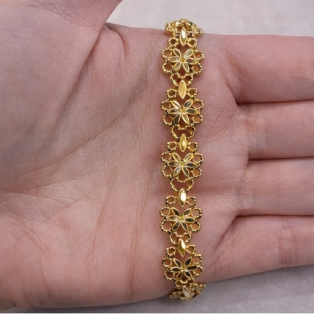 Vintage Gold Tone Floral Link Bracelet